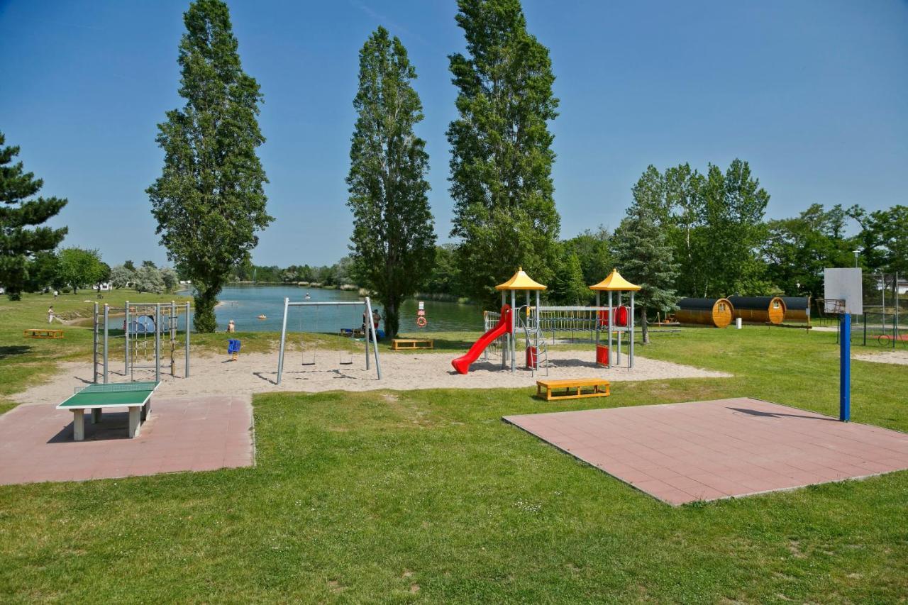 Knaus Campingpark บาดเดือร์คไฮม์ ภายนอก รูปภาพ